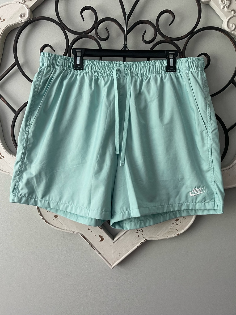 Men’s Nike Sportswear Woven Flow Shorts - Mint